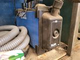 a picture of a machine that is sitting on a pallet
