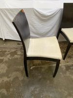 Lot de 3 chaises contemporaines, à structure en bois de coul… (photo 3)