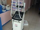 a machine that is sitting in the middle of a room