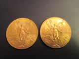 deux pièces d'or sur lesquelles figurent l'effigie d'une femme et d'un homme