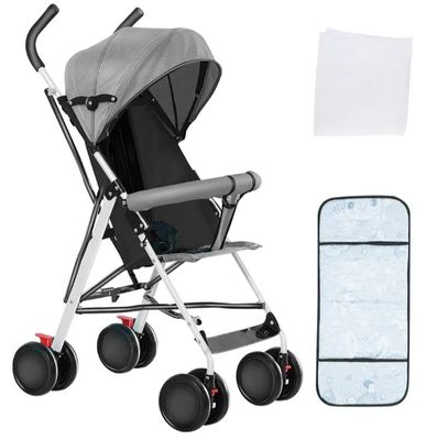 une poussette avec ses accessoires sur fond blanc
