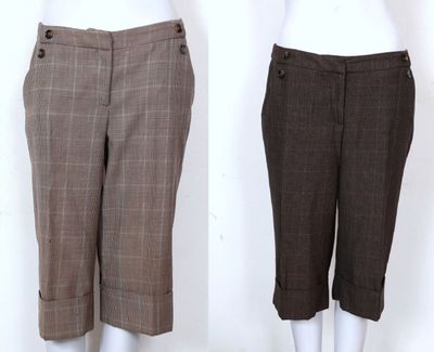 TOMMY HILFIGER. Réunion de deux shorts-bermudas en laine à c…