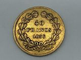 a gold coin with the inscription france on it