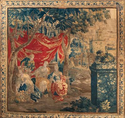 une image d'une tapisserie accrochée au mur d'une pièce