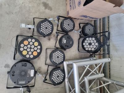 many different types of lights that are on the floor