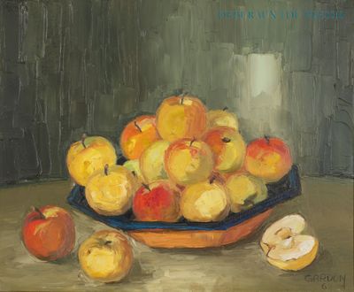 un tableau représentant des pommes dans un bol posé sur une table