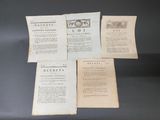 quatre pages d'un livre sur lesquelles figure l'image d'une horloge