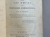 un livre ouvert avec un titre en noir et blanc