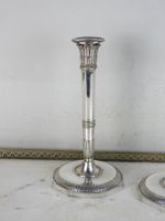 PAIRE DE FLAMBEAUX en bronze argenté à fût à pans et base he… (photo 2)