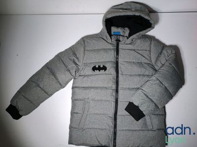 boys batman winter jacket size 3 - 6 years