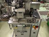 l'image d'une machine installée dans une pièce