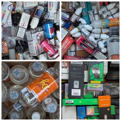 Ce collage présente de nombreux types de bouteilles et de récipients différents