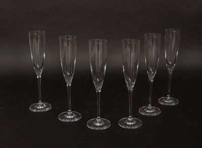 VILLEROY & BOCH. Suite de six flûtes à champagne en cristal …