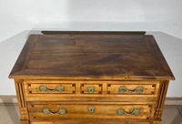 Commode en noyer à décor marqueté d'encadrements ouvrant à d… (photo 2)