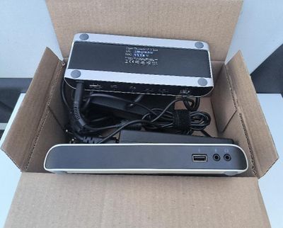 une boîte contenant un appareil électronique quelconque