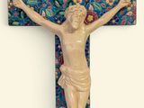 Jésus sur la croix, avec une pancarte sur laquelle on peut lire « Je t'aime »