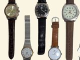 a lot of watches that are all different colors and sizes