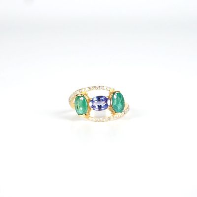 Bague ajourée en or jaune 9K (375/oo), à motif de deux ligne…