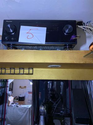 VENTE SUR DESIGNATION - LOT 5 - Un ampli PIONNEER - Une ence…