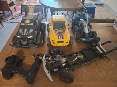 3 véhicules NIKKO/NITRO (34 cm) dans l'état + châssis et poi…