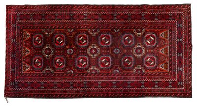 un tapis rouge sur fond blanc