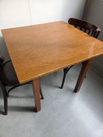Lot de 10 tables en formica. 8 en 120X80X74 cm et 2 en 80X80…