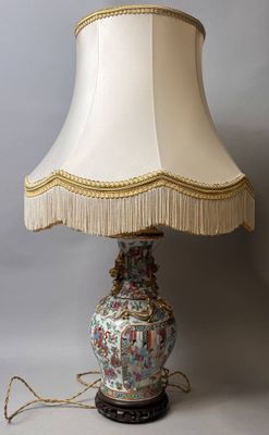 CHINE, fin du XIXème siècle, Vase en porcelaine émaillée pol…
