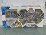 une boîte de cartes pokemon posée sur une table