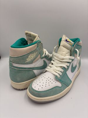 Baskets Nike Air Jordan 1 Retro montantes, vert menthe et blanc