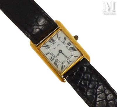 une image d'une montre-bracelet avec des chiffres romains