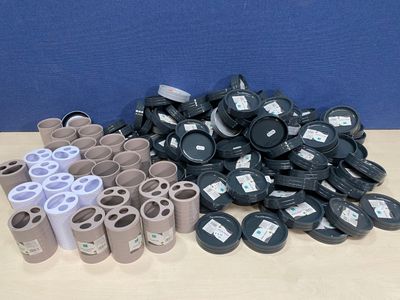 (x141) Porte savon et gobelet à brosse à dent (Q3)