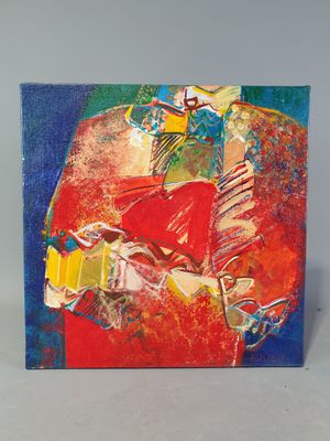 peinture abstraite représentant une femme vêtue d'un manteau rouge et tenant un sac à main rouge