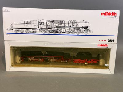 une boîte sur laquelle est représenté un train, avec un dessin de train dessus