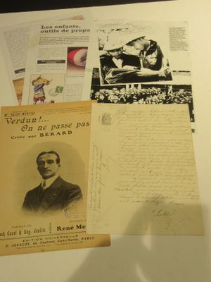 une image représentant une vieille photo d'un homme exposée