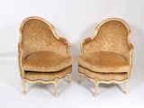 paire de chaises anciennes de style français avec coussins rembourrés