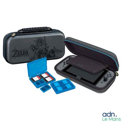 the nintendo wii game console carrying case is open and ready to be used