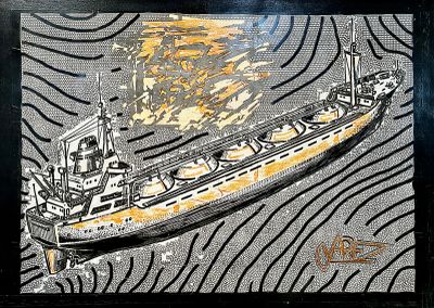 une photo d'un bateau dans l'eau