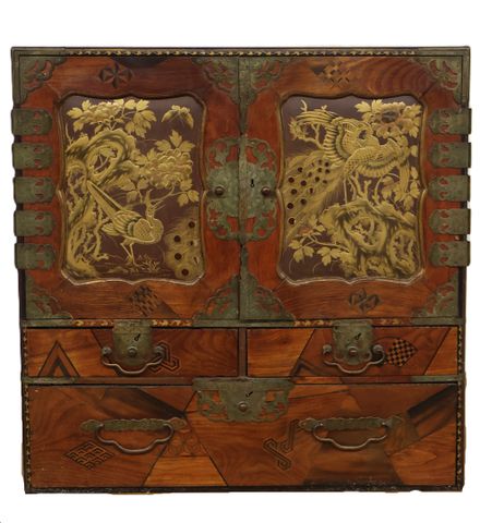 JAPON - Epoque MEIJI (1868 - 1912) - Cabinet ouvrant à deux vanta...