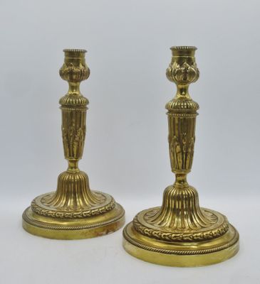paire de chandeliers anciens en laiton