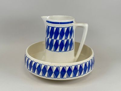 KELLER et GUERIN à Lunéville. Nécessaire de toilette en faïe… - Photo 1