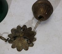 Suspension à monture en bronze doré et à vasque en verre tei… (photo 3)