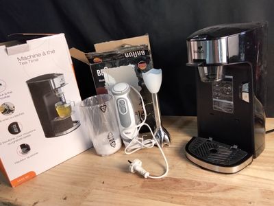 Lot de 1 bateur braun et d'une machine a the senya
