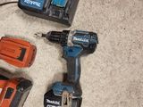a lot of tools that are laying on the floor