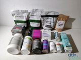 de nombreux types de produits de soins de la peau sur la table