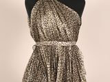 une robe sur un mannequin mannequin mannequin mannequin mannequin mannequin mannequin mannequin mannequin mannequin mann