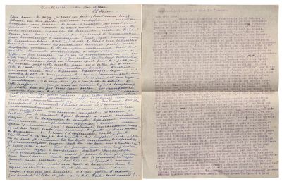 un gros plan d'un morceau de papier sur lequel on a écrit