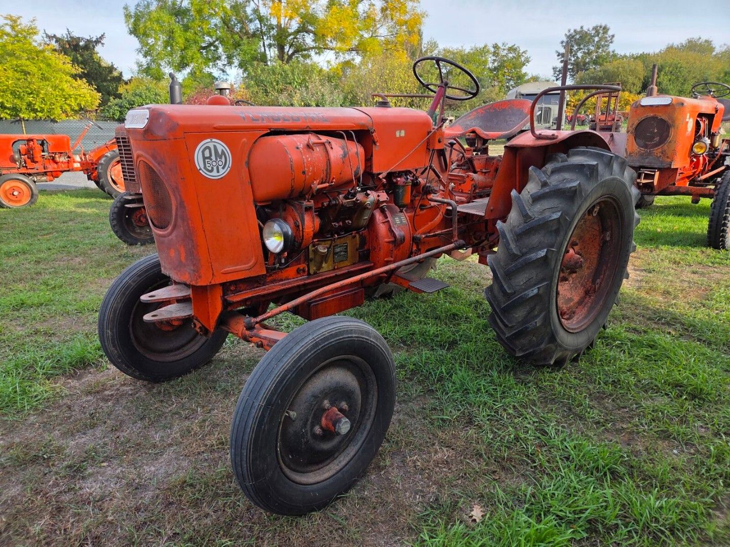 Tracteur agricole VENDEUVRE. Modèle BM 500.