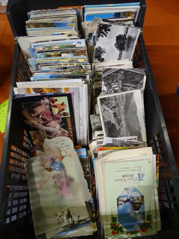 Lot de cartes postales modernes et semi modernes