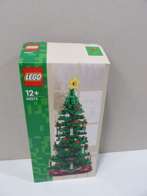 a box with a lego christmas tree inside of it