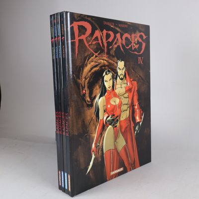 un livre posé sur une table